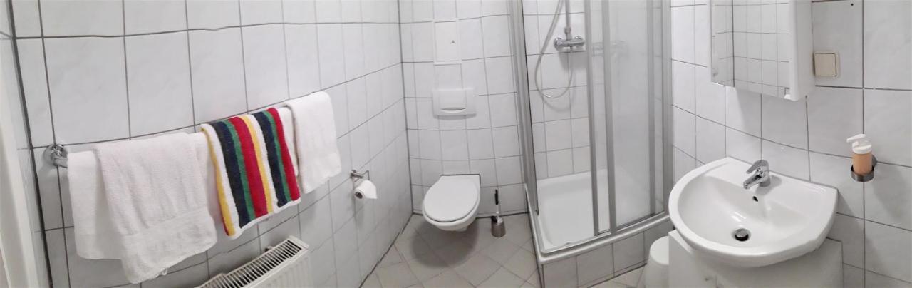 Schoene, Ruhige Zweiraumwohnung Im Angesagten Altlindenau Leipzig Exterior photo